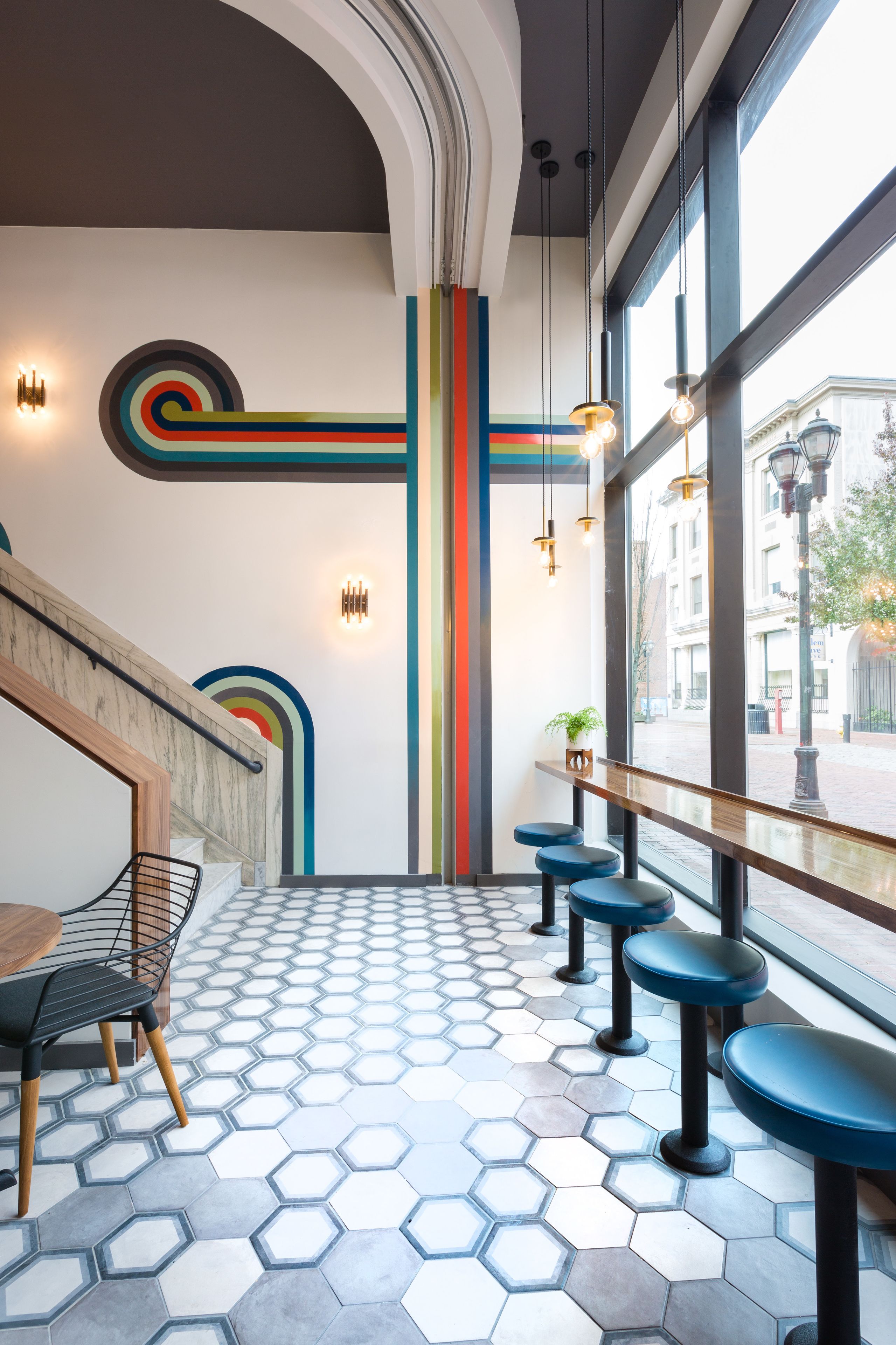 Lunch and dinner served, alfresco dining 