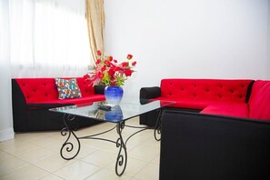 Junior Suite, 1 Queen Bed | Premium bedding, desk, blackout drapes, soundproofing - Cypa Hotel (Abidjan)