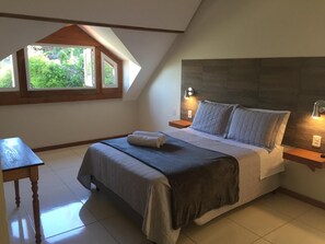 Desk, rollaway beds, free WiFi