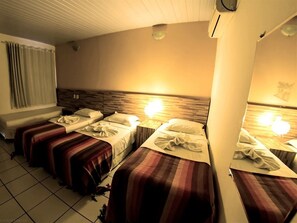 Triple Room | Blackout drapes, iron/ironing board, free WiFi, bed sheets - Pousada Bela Vista (Fernando de Noronha)