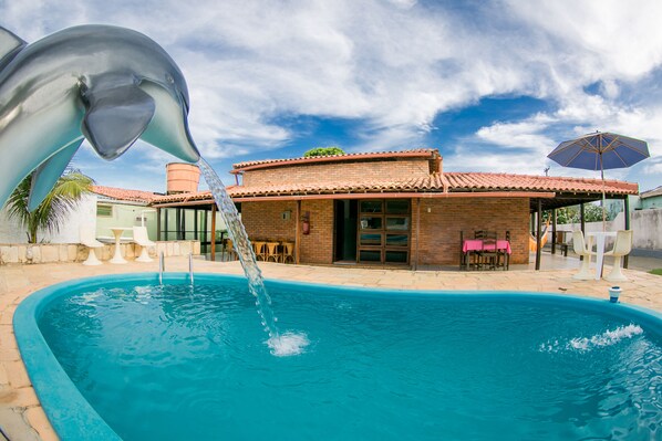 Outdoor pool, sun loungers - Pousada Bela Vista (Fernando de Noronha)