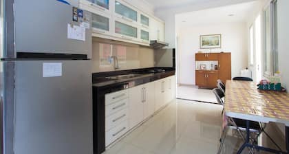 RedDoorz Plus near Siloam Karawaci