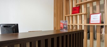 RedDoorz Plus near Siloam Karawaci