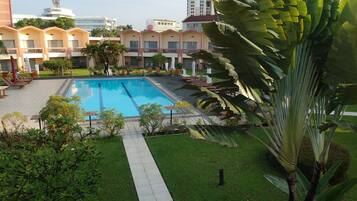 Outdoor pool, pool loungers