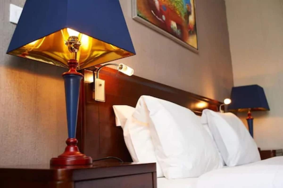 1 bedroom, premium bedding, minibar, in-room safe