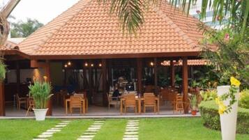 Daily buffet breakfast (EUR 16.00 per person)