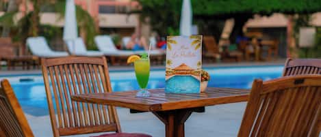 Poolside bar