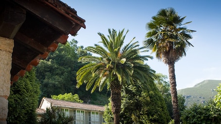 Vistas al jardín. Alojamiento Calzada Romana