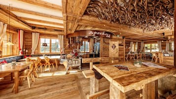 Lunch and dinner served, Regional cuisine