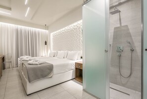 Tripla Deluxe | Una cassaforte in camera, ferro/asse da stiro, Wi-Fi gratuito, lenzuola