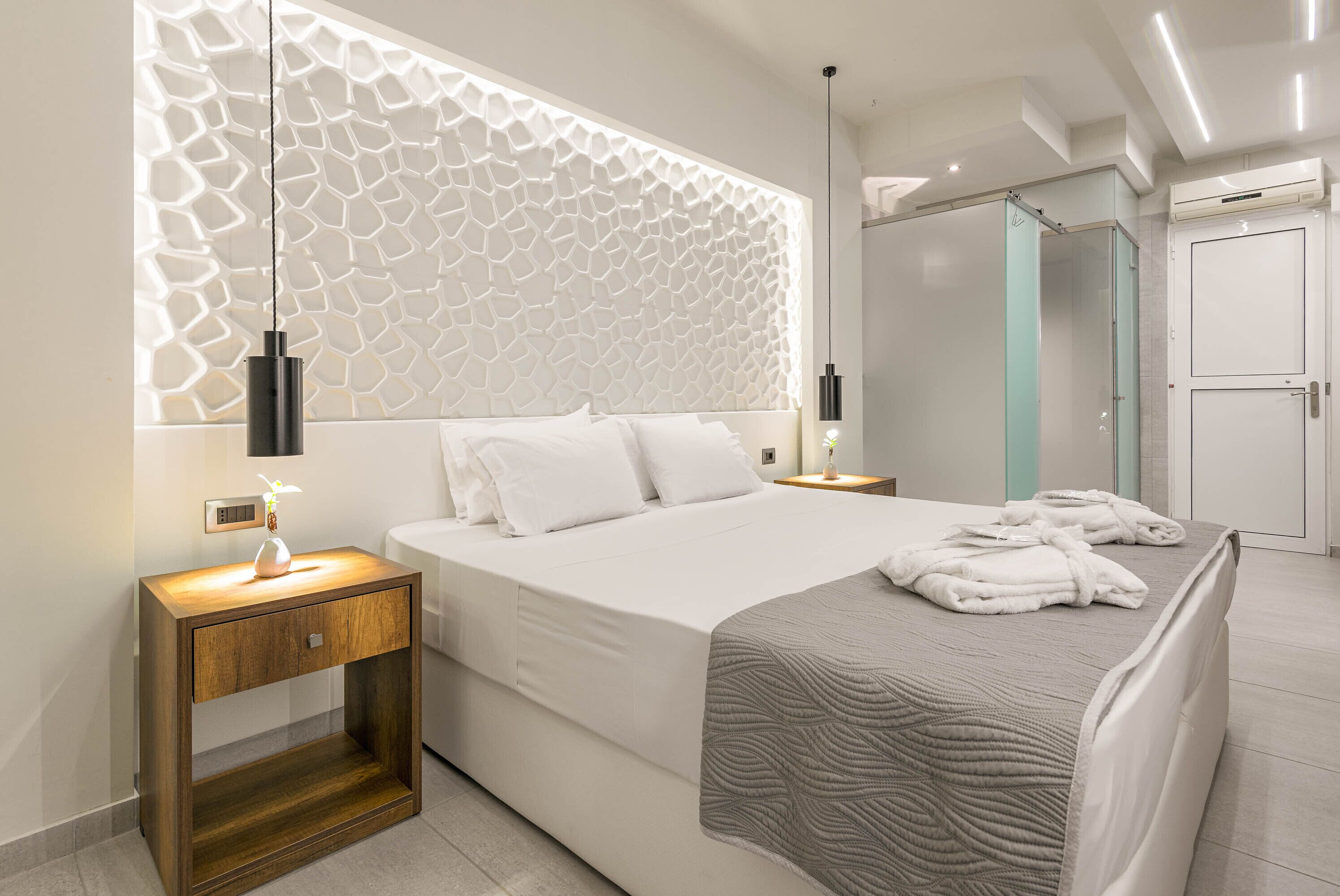 deluxe double room | in-room safe, iron/ironing board, free wifi, bed sheets