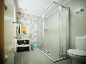 Free toiletries, hair dryer, towels - Posada Peñarrubia (Elche De La Sierra)