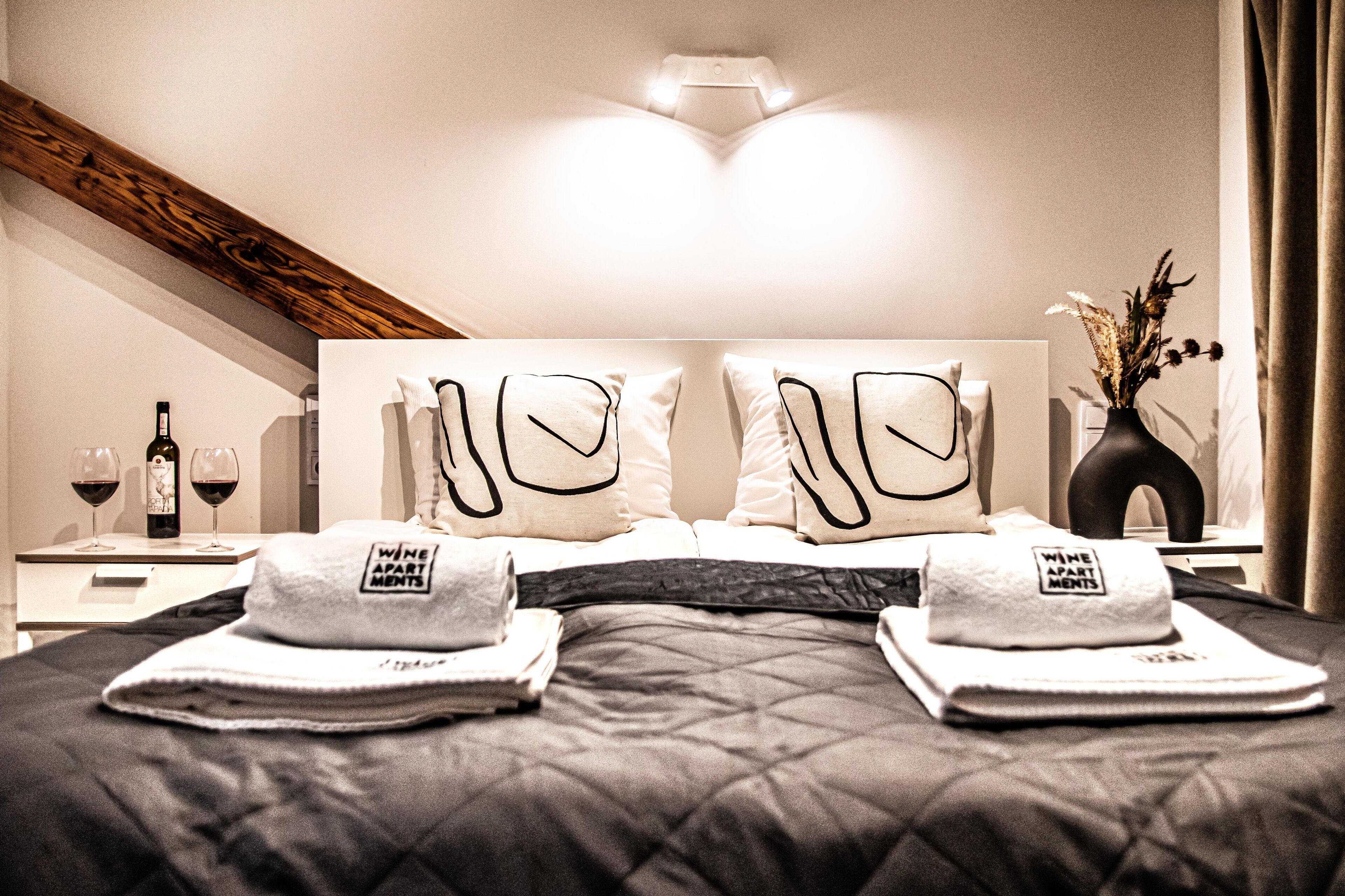 Studio - privat badrum (Chardonnay 4th Floor No Lift) | 1 sovrum, sängtillbehör av högsta kvalitet och individuell inredning