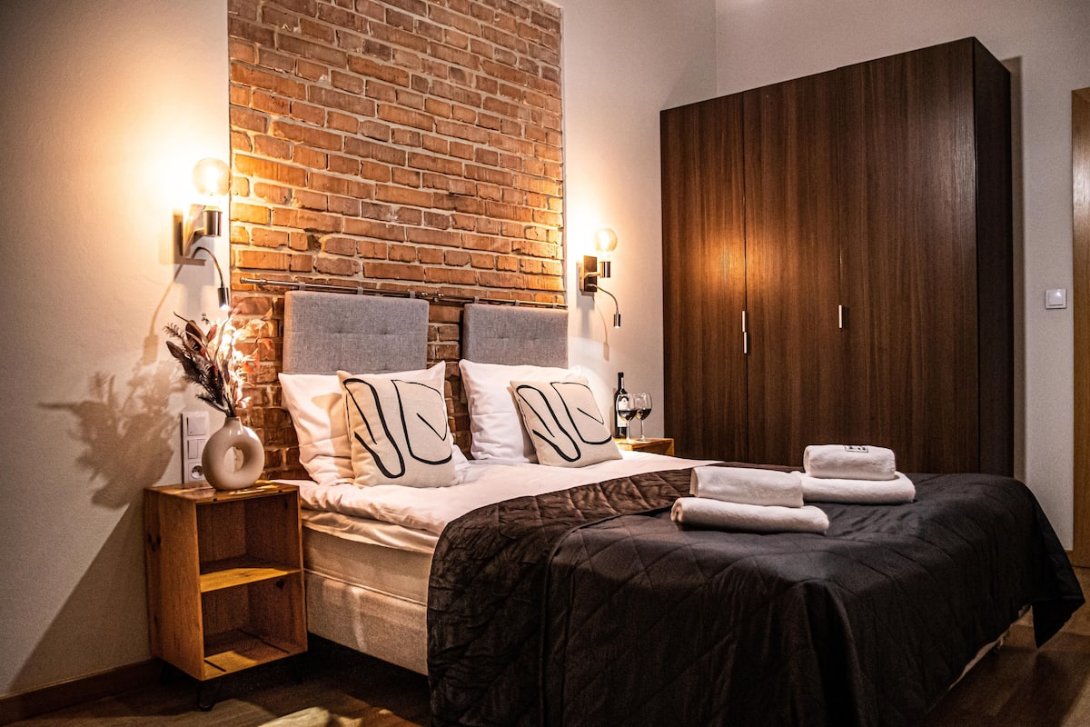 Superior appartement (Double Merlot) | 1 slaapkamer, luxe beddengoed, individueel gedecoreerd