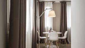 Standard Studio | Living area | TV