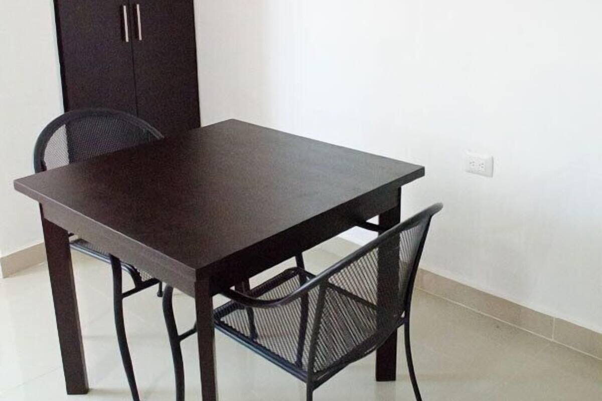 Suite, 3 Bedrooms, 2 Bathrooms (Master Suite) | In-room dining