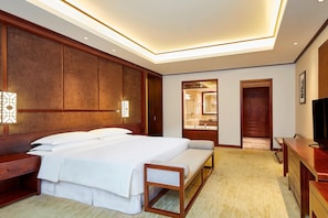 Suite Deluxe, 1 chambre, balcon | Literie de qualité supérieure, couette en duvet d'oie, minibar