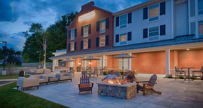 Hampton Inn and Suites Manchester