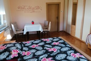 2 quartos, ferros/tábuas de passar roupa, Wi-Fi