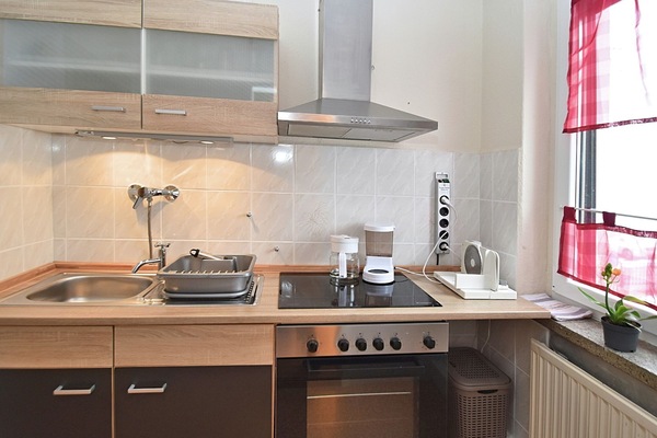 Frigorifero, microonde, forno, piano cottura