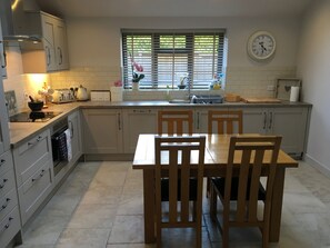 Family dining - King William Cottage (Bath)