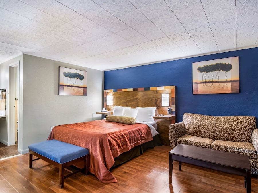 Camera Comfort, 1 letto queen | Tende oscuranti, Wi-Fi gratuito, lenzuola