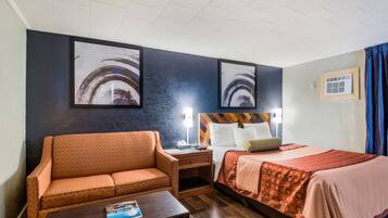 Standard Room, 1 Queen Bed | Blackout drapes, free WiFi, bed sheets