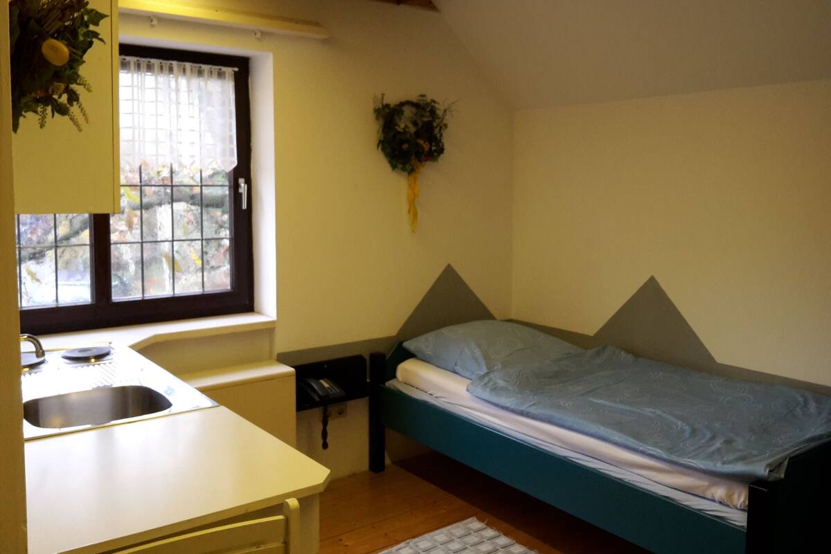 Standard Triple Room | Desk, cots/infant beds, rollaway beds, free WiFi
