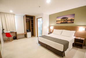 Minibar, in-room safe, desk, blackout curtains - Bristol Umarizal Belem (Belém)