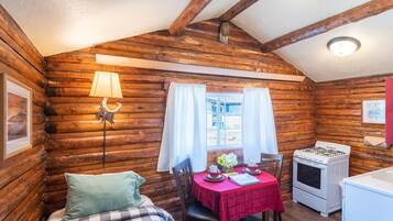 Signature Cabin, Kitchen, Courtyard Area