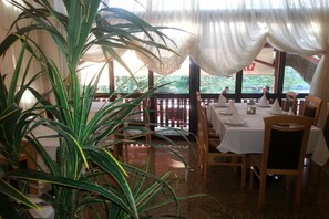 Dining - Vila Vrbas (Banja Luka)