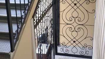 雙人房 | 折疊床/加床、免費無線上網、床單