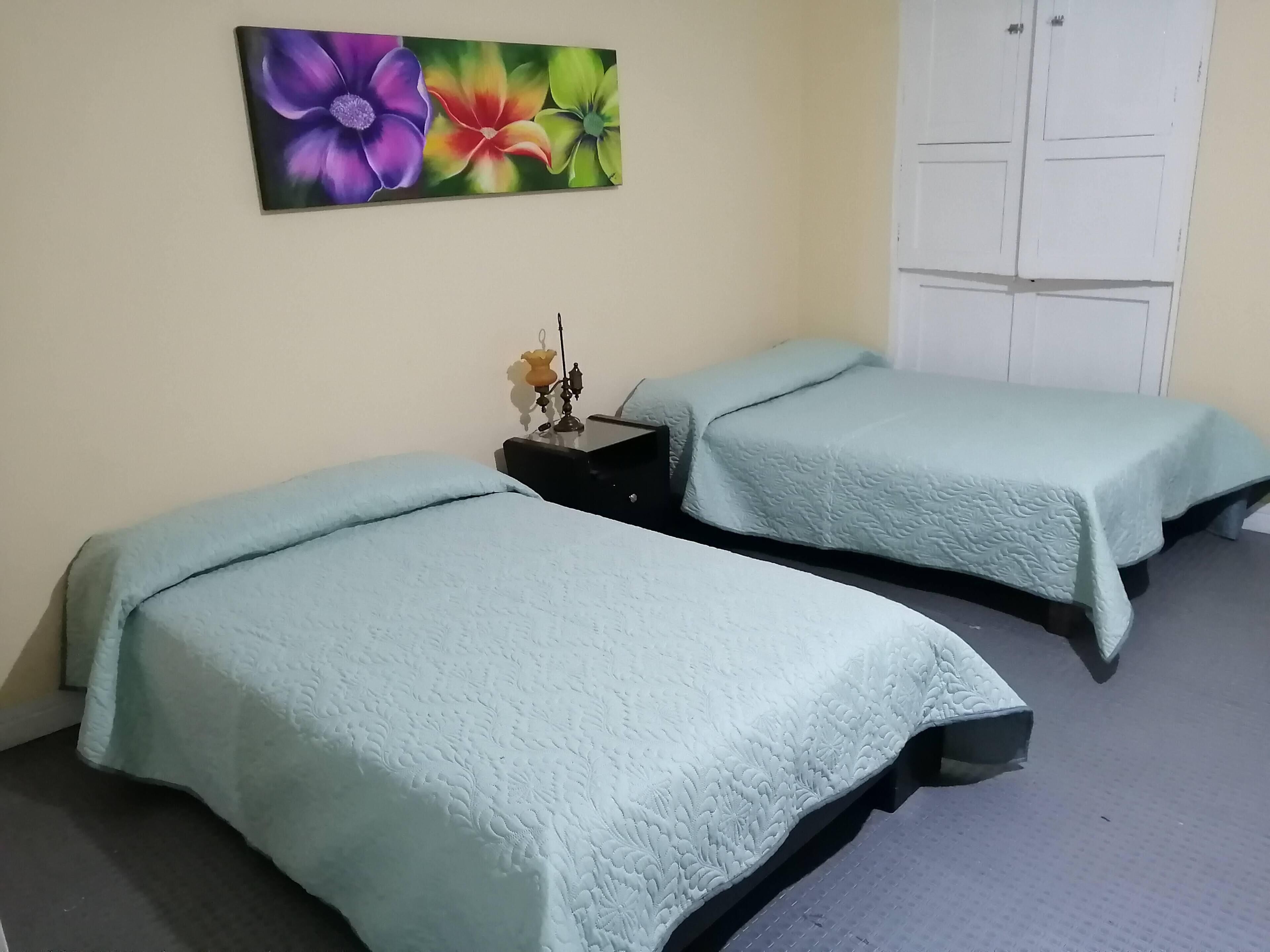 Extrasängar, gratis wi-fi och sängkläder