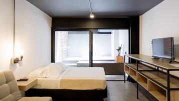 Apartment Loft, Jacuzzi | 1 bedroom, minibar, desk, iron/ironing board