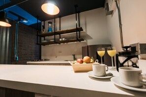Departamento, 1 habitación, vista a la ciudad (Provenza) | Cocineta privada | Refrigerador con congelador