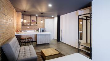 Loft | 1 chambre, minibar, bureau, fer et planche Ă repasser