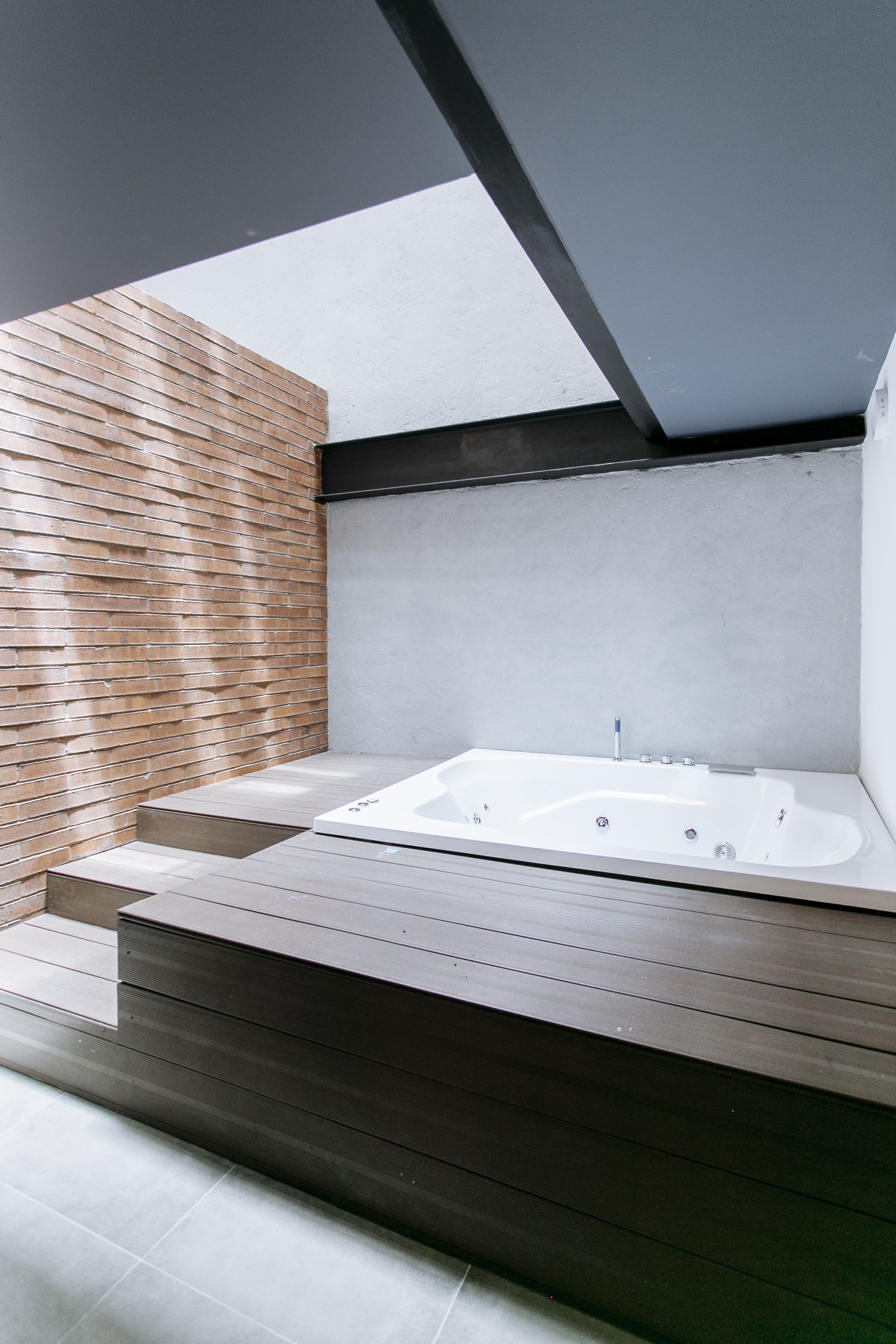 Apartment Loft, Jacuzzi | 1 室のベッドルーム、ミニバー、デスク、アイロン / アイロン台