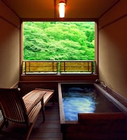 Quarto tradicional, para não fumantes, vista para o rio (Zaonoma, Open-Air-Bath) | Banheira de hidromassagem particular