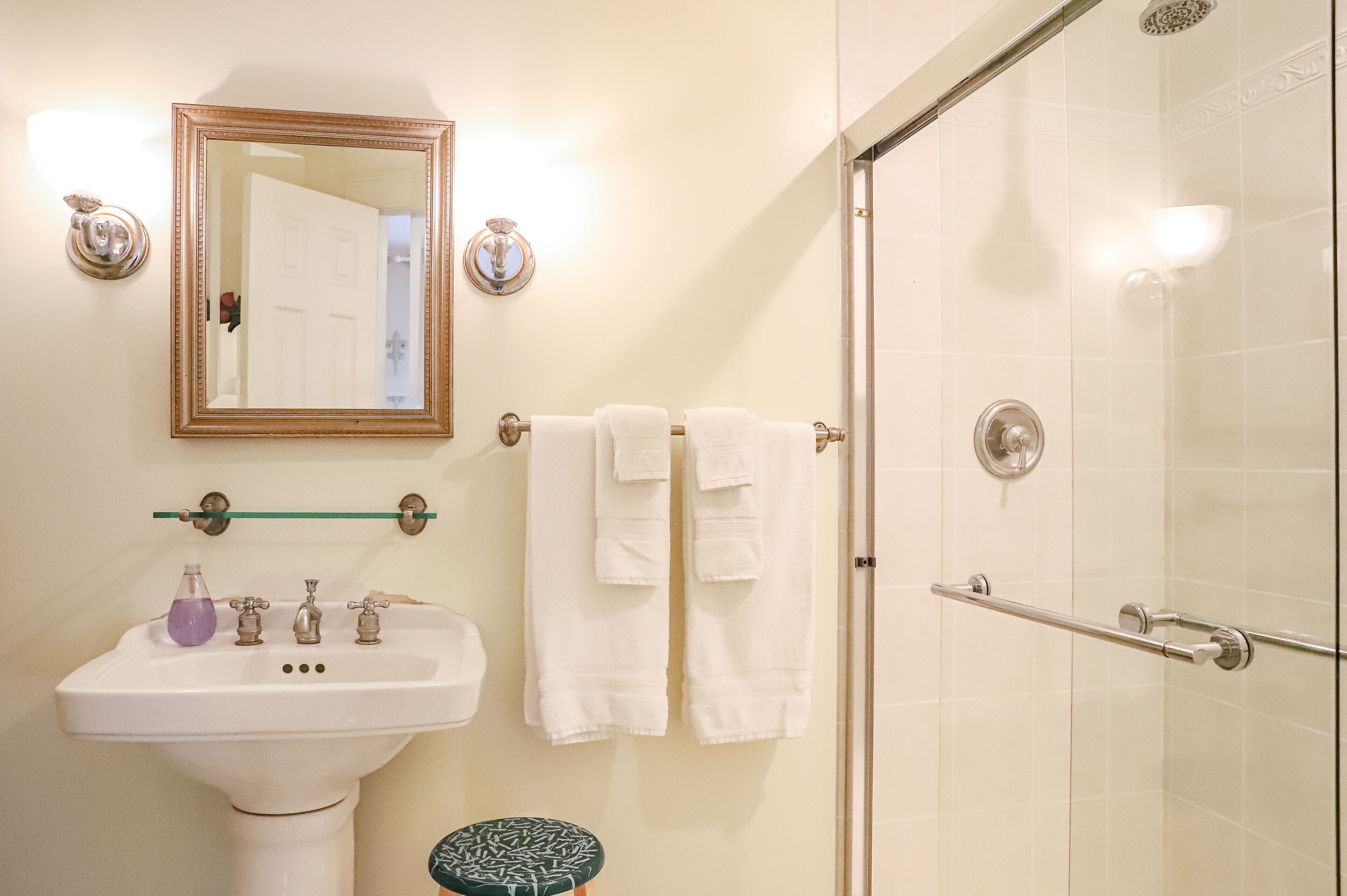 superior double room, ensuite (california king) | bathroom