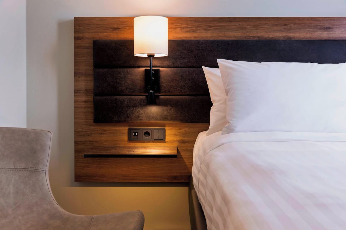 1 bedroom, hypo-allergenic bedding, soundproofing, free cots/infant beds