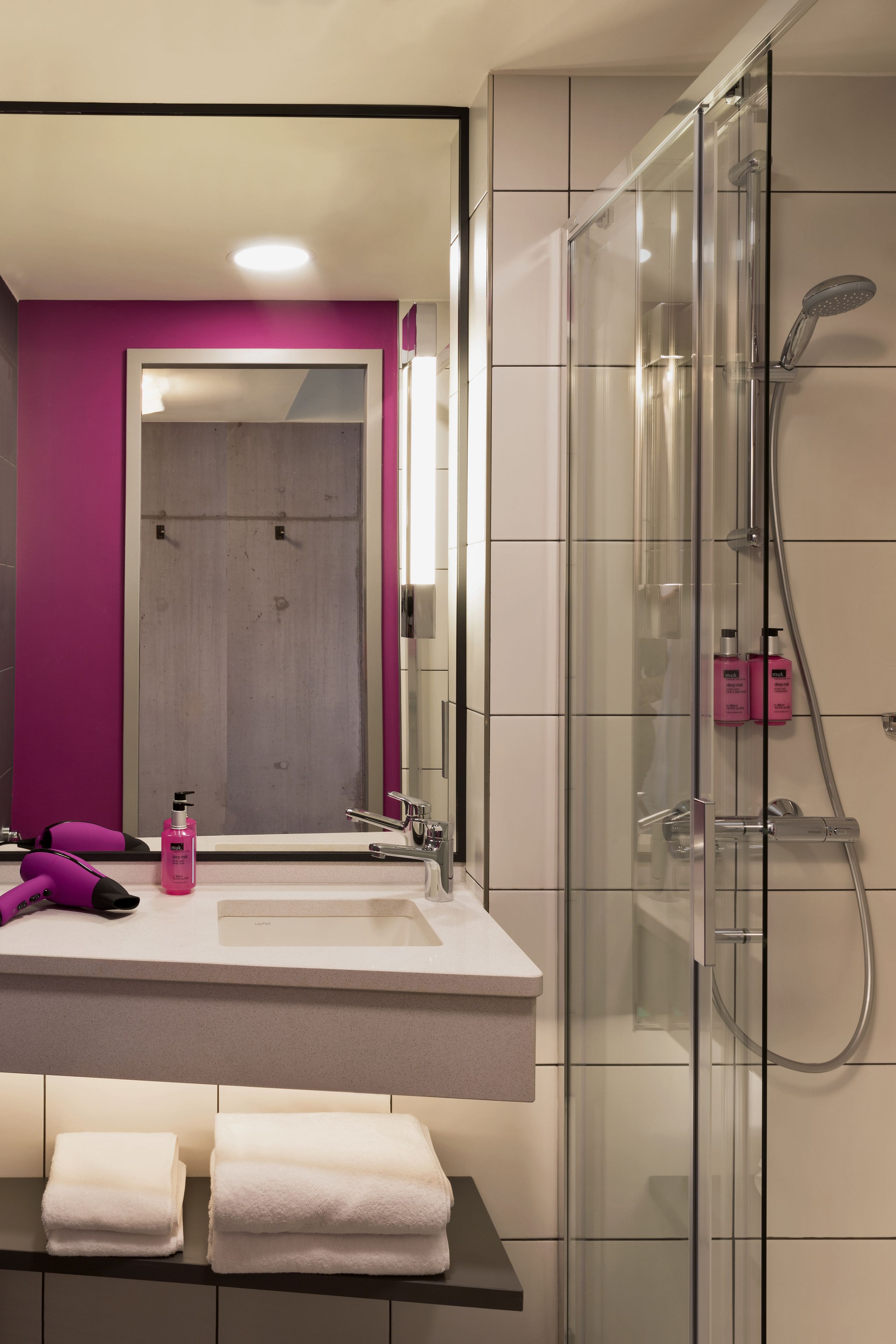 room, 1 queen bed | bathroom shower