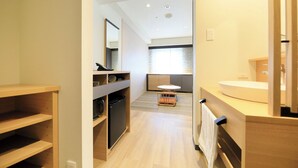 ห้องทวินสไต  ล์ญี่ปุ่น, ปลอดบุหรี่ (1child under13 stay free) | Wi-Fi ฟรี, ผ้าปูที่นอน