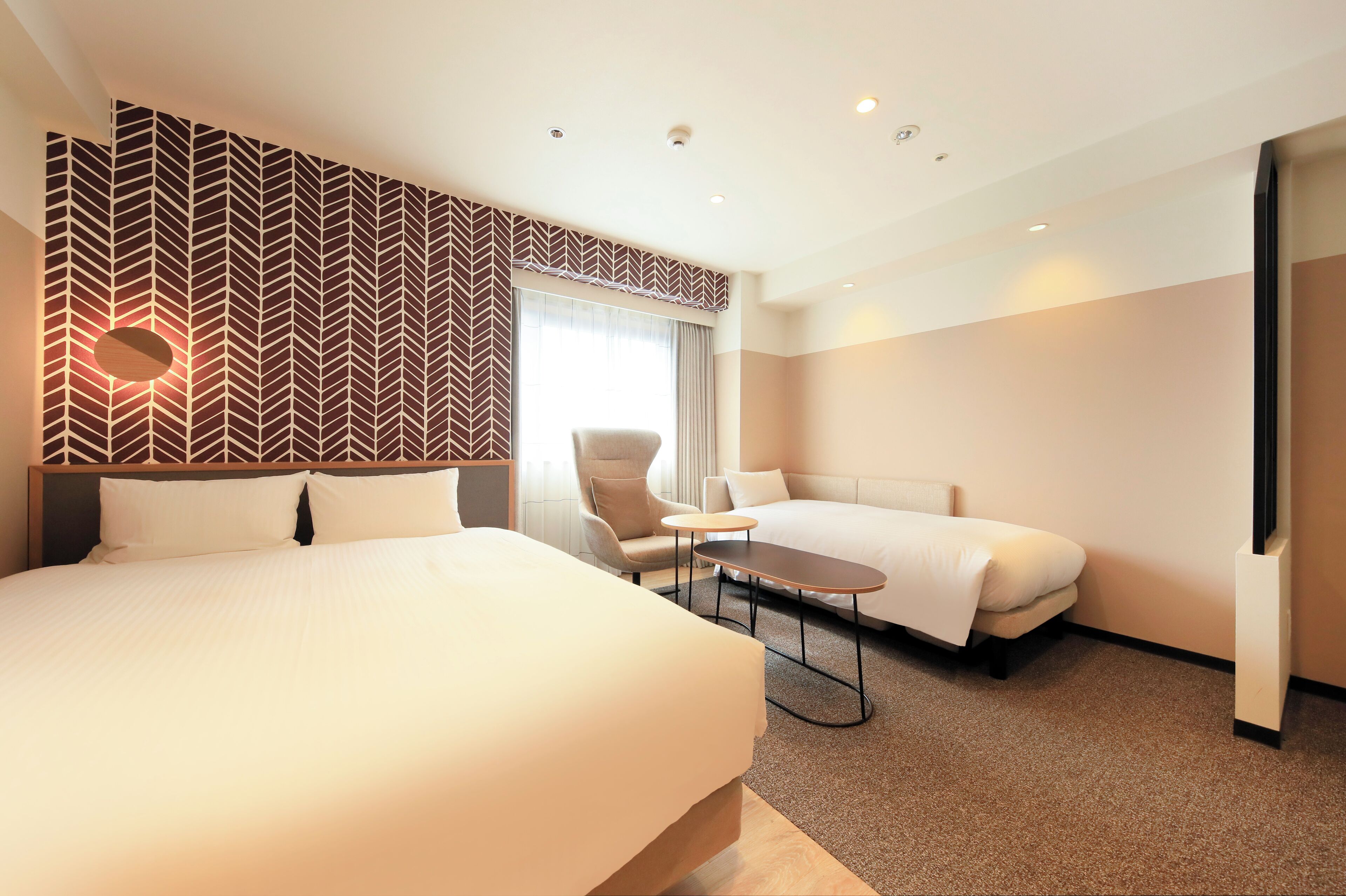 Dobbeltrom – deluxe, 1 queensize-seng med sovesofa, ikke-røyk (For 3 People) | Wi-fi (inkludert) og sengetøy