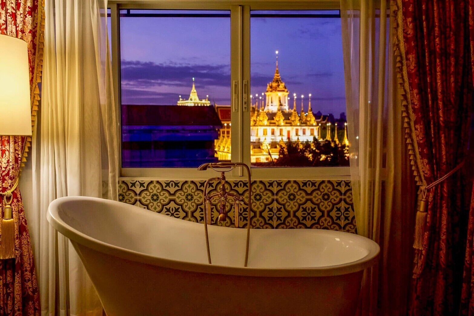 luxury studio suite | city view