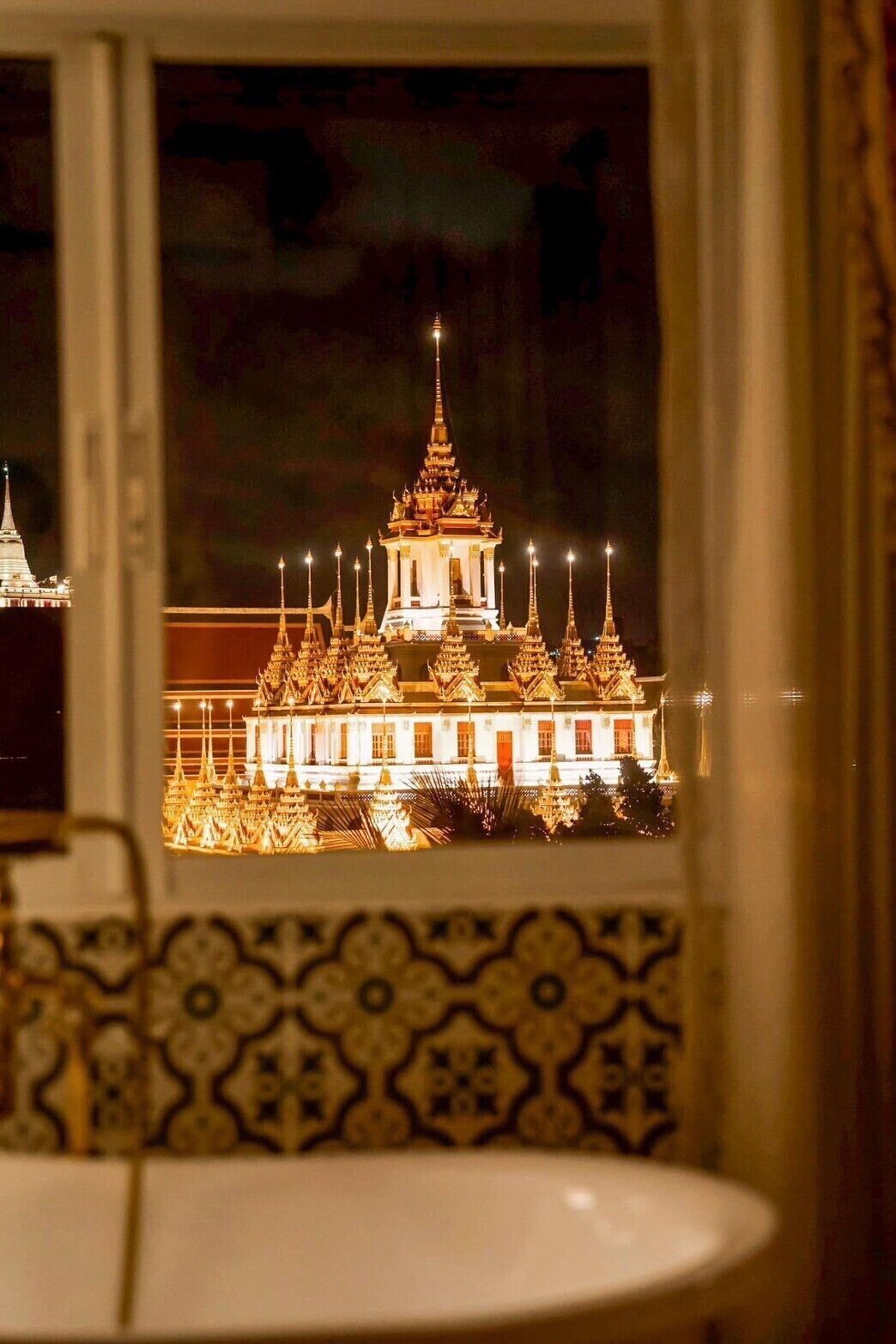 luxury studio suite | city view