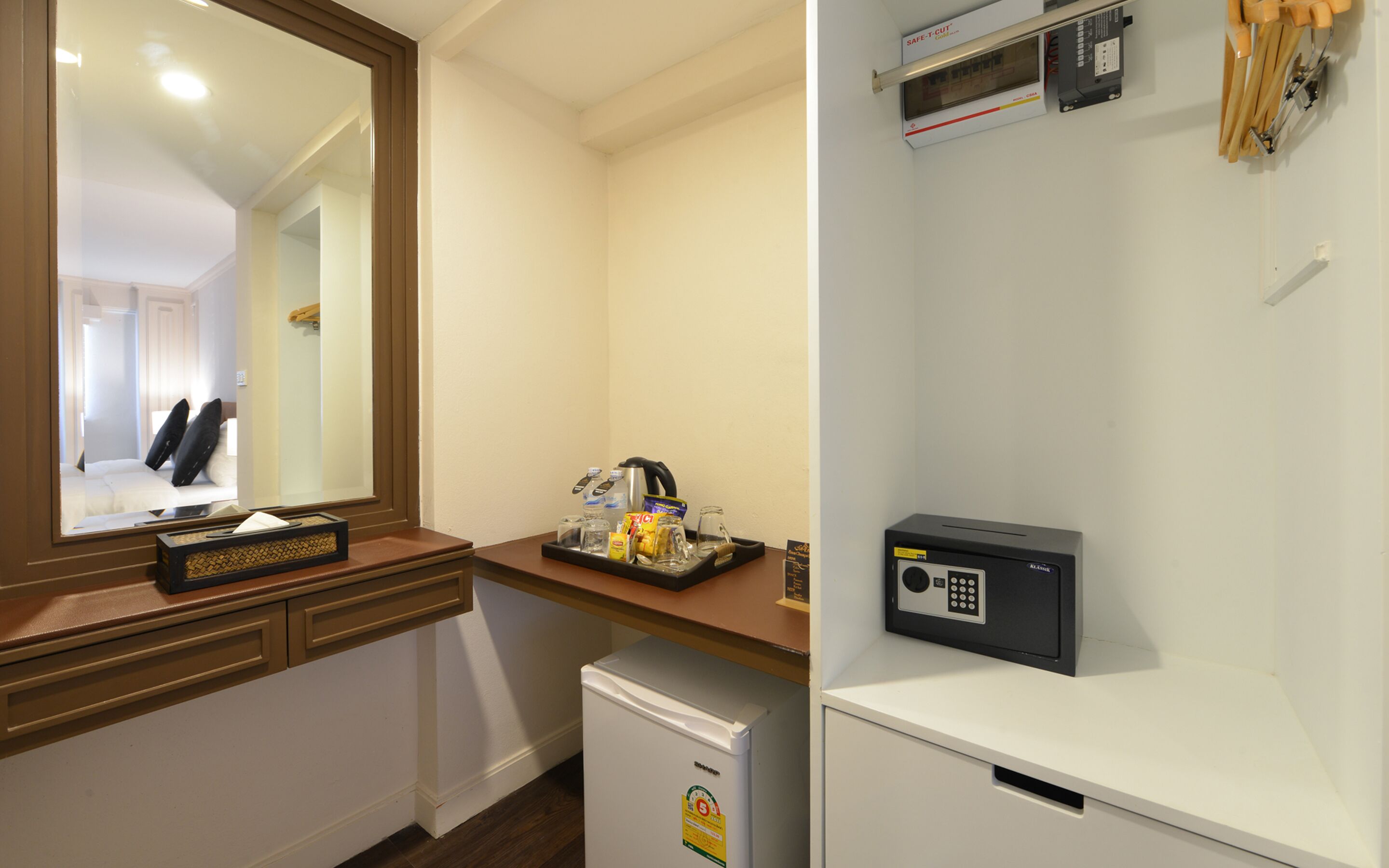 1 bedroom, minibar, in-room safe, desk