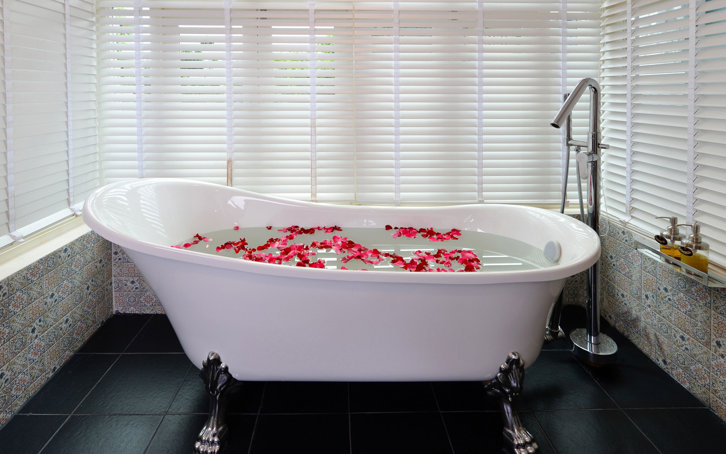 junior suite, 1 king bed | bathroom | free toiletries, hair dryer, towels, soap