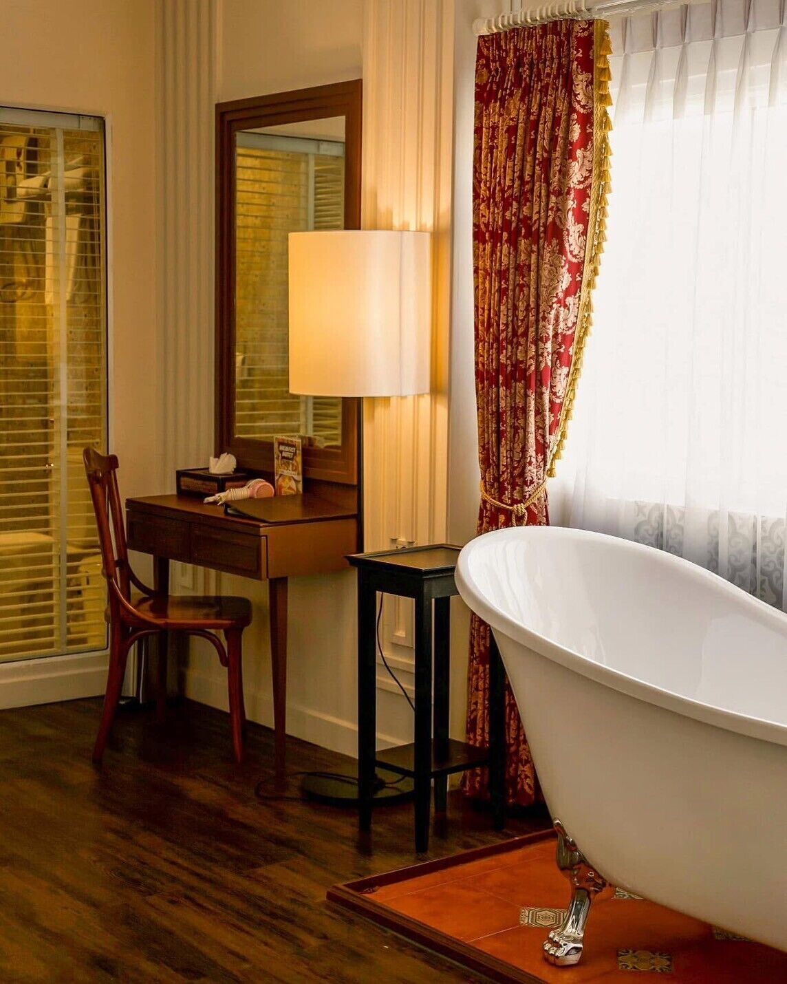 luxury studio suite | 1 bedroom, minibar, in-room safe, desk