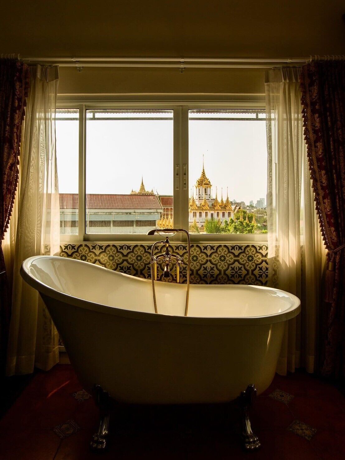 luxury studio suite | city view