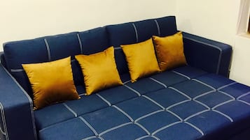 Business Apartment, 1 Bedroom, Patio | Living area